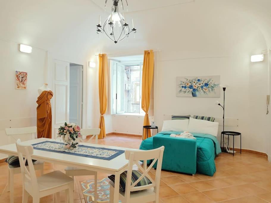 Fashion Cathedral Apartment, Centro Storico Napoli Exterior photo